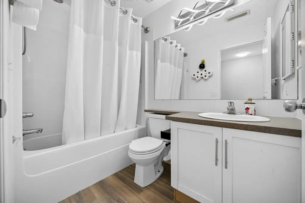 328 Saddlebrook Point NE Calgary AB T3J 0G5
