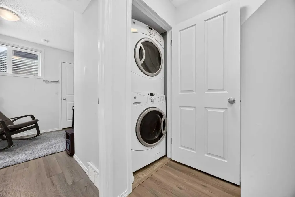 328 Saddlebrook Point NE Calgary AB T3J 0G5