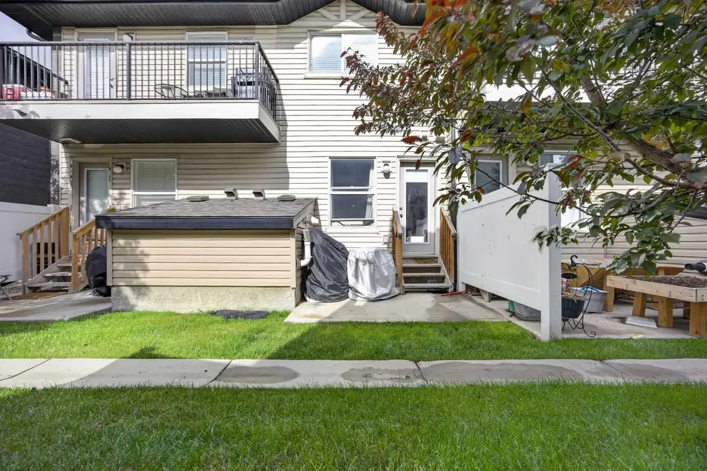328 Saddlebrook Point NE Calgary AB T3J 0G5