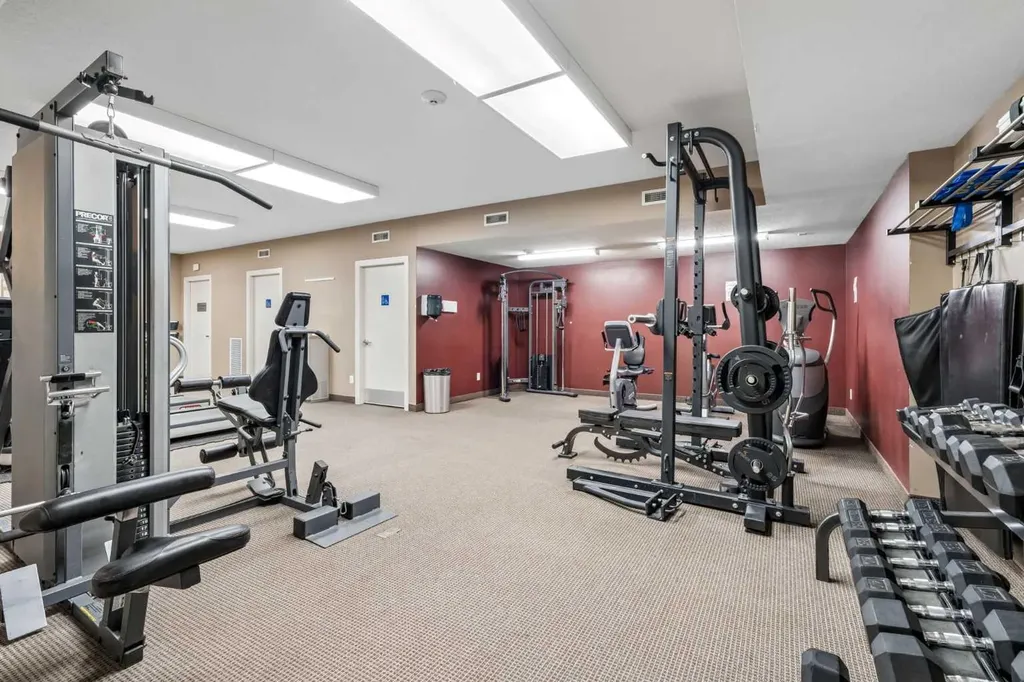 70 Royal Oak Plaza NW Calgary AB T3G 0C6
