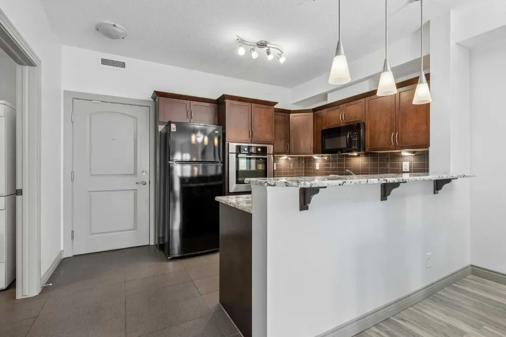 70 Royal Oak Plaza NW Calgary AB T3G 0C6