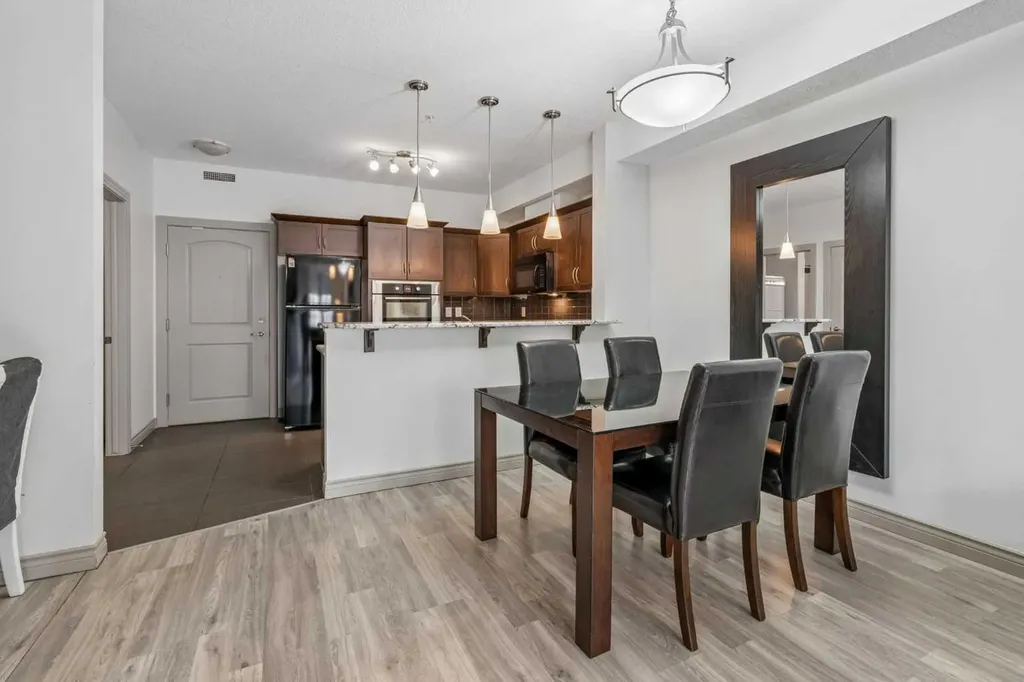 70 Royal Oak Plaza NW Calgary AB T3G 0C6