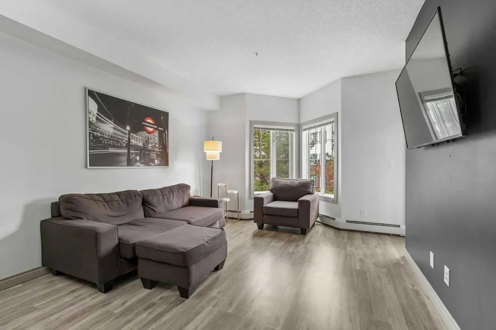 70 Royal Oak Plaza NW Calgary AB T3G 0C6