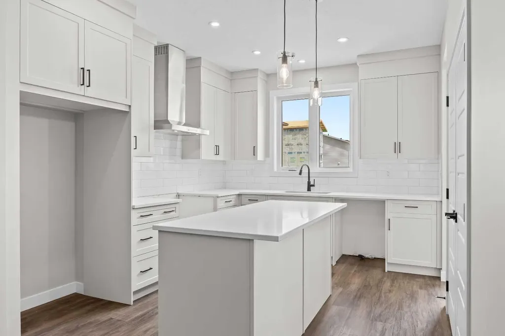 72 Amblefield View NW Calgary AB T3P 2L6