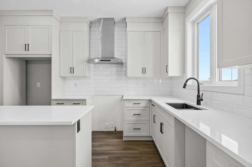 72 Amblefield View NW Calgary AB T3P 2L6