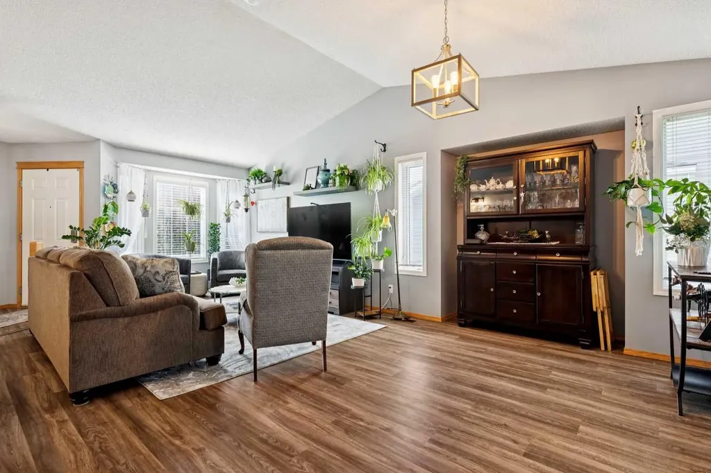 631 Riverside Boulevard NW High River AB T1V 2C1