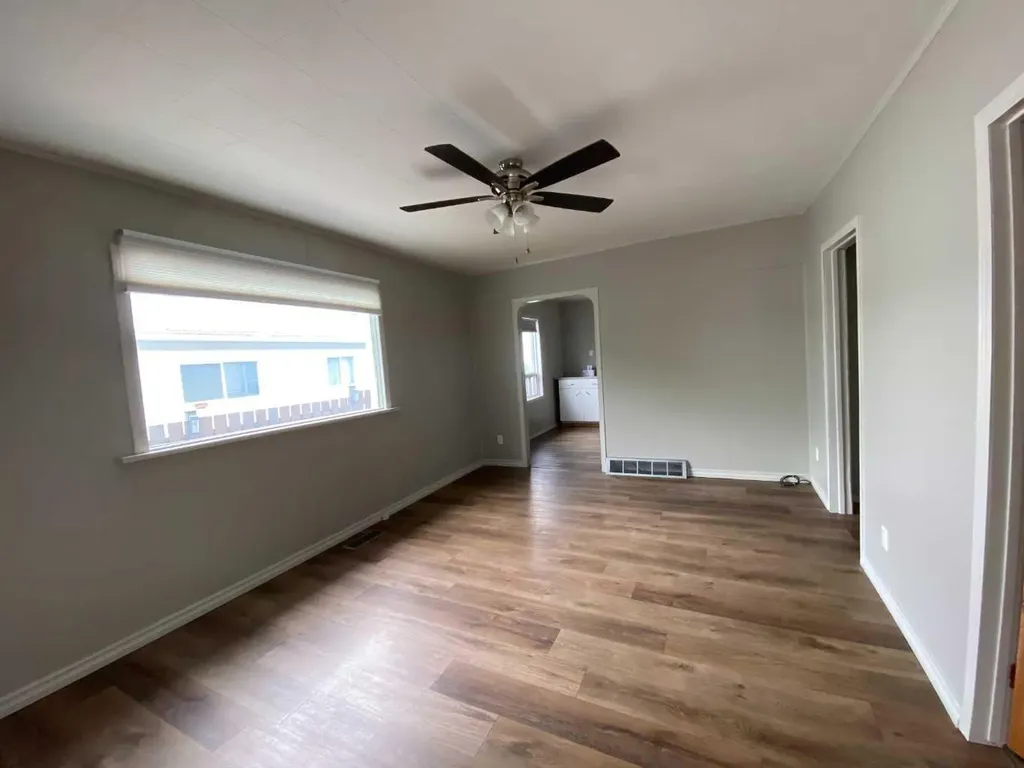 705 227 Street Hillcrest AB T0K 1C0