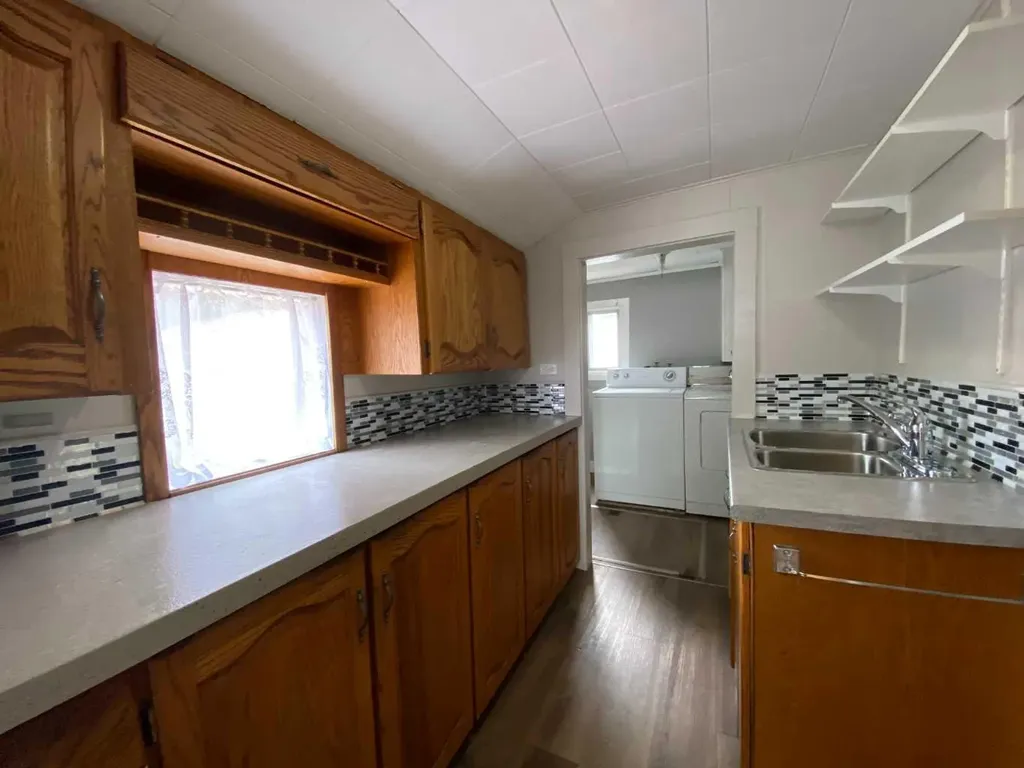 705 227 Street Hillcrest AB T0K 1C0