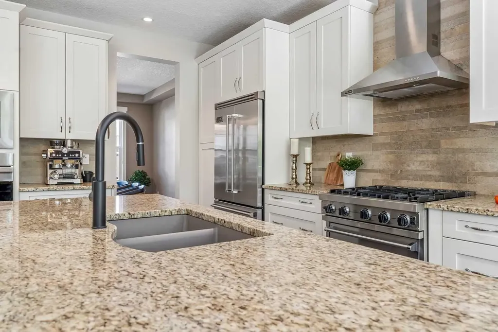 30 Ascot Crescent SW Calgary AB T3H 0T9