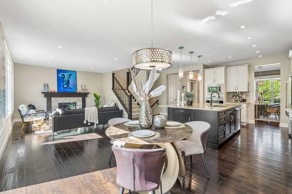 30 Ascot Crescent SW Calgary AB T3H 0T9