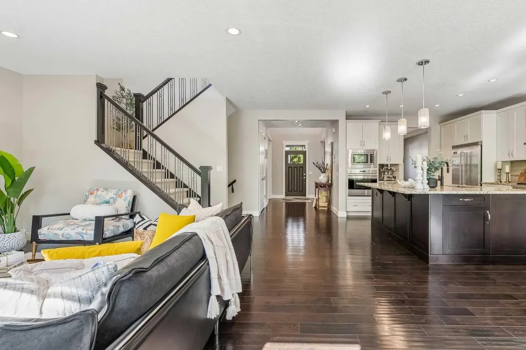 30 Ascot Crescent SW Calgary AB T3H 0T9