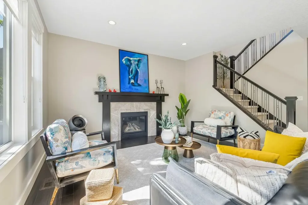 30 Ascot Crescent SW Calgary AB T3H 0T9