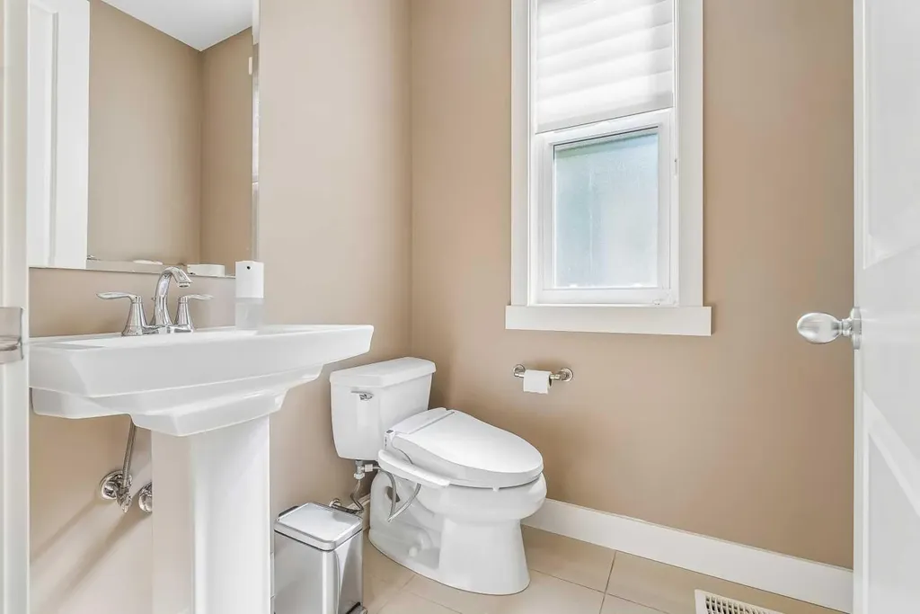 30 Ascot Crescent SW Calgary AB T3H 0T9