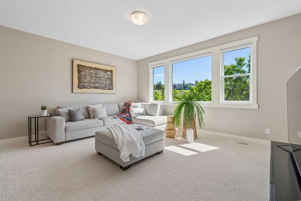 30 Ascot Crescent SW Calgary AB T3H 0T9
