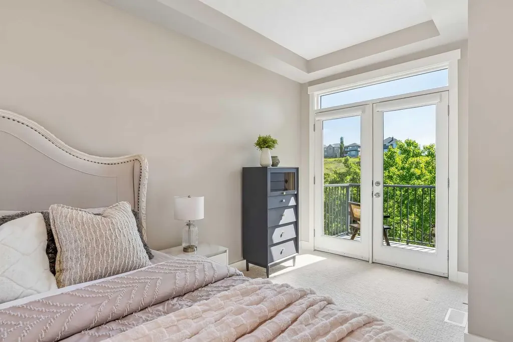 30 Ascot Crescent SW Calgary AB T3H 0T9