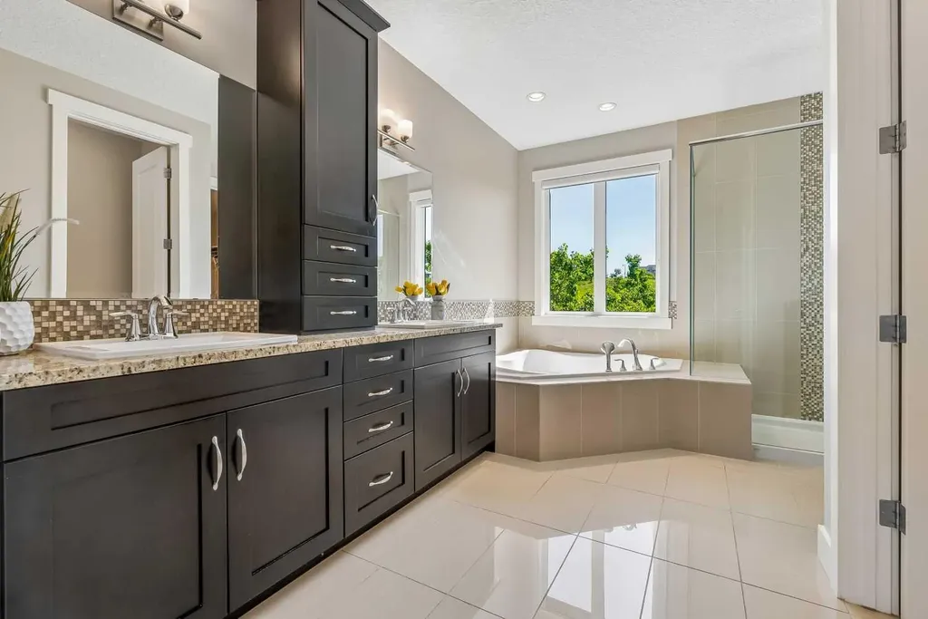 30 Ascot Crescent SW Calgary AB T3H 0T9