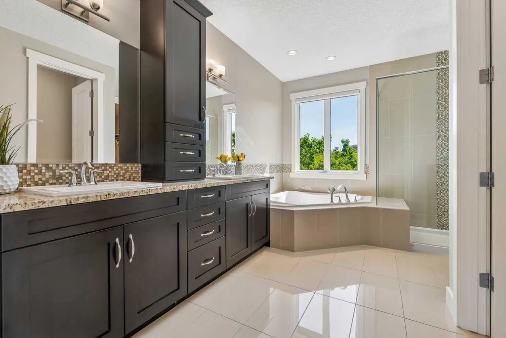 30 Ascot Crescent SW Calgary AB T3H 0T9
