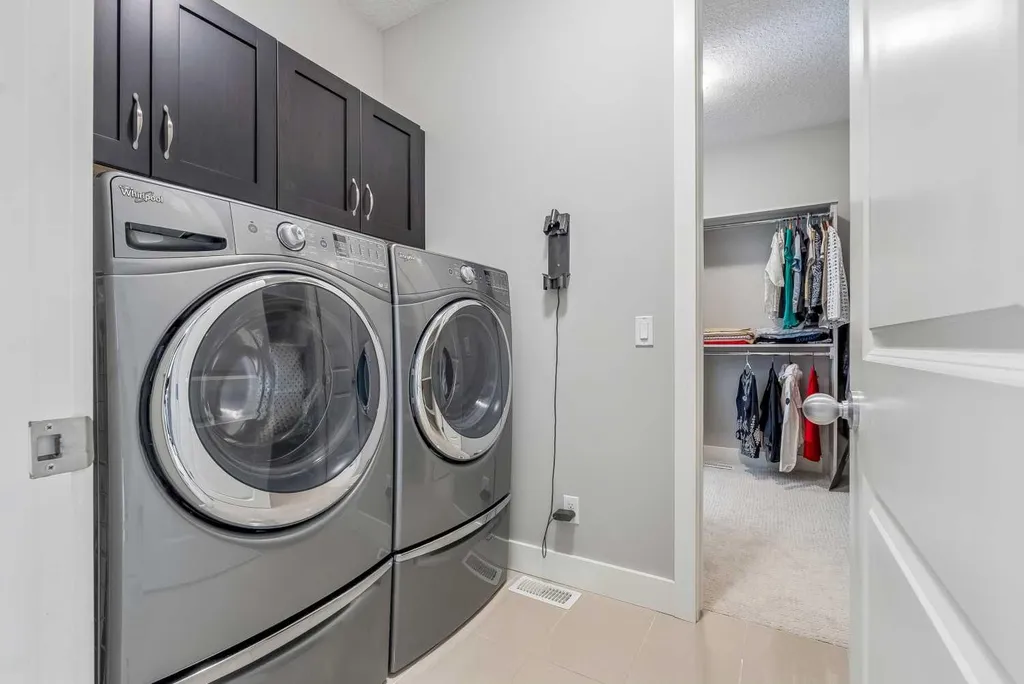 30 Ascot Crescent SW Calgary AB T3H 0T9