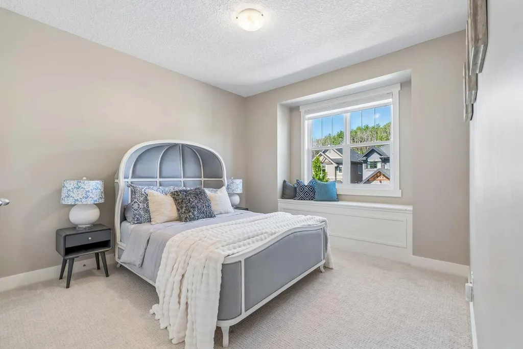 30 Ascot Crescent SW Calgary AB T3H 0T9