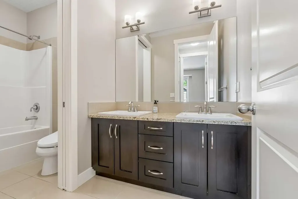 30 Ascot Crescent SW Calgary AB T3H 0T9