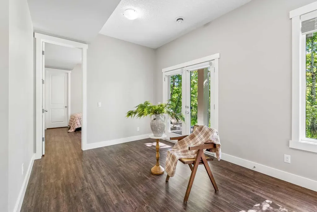 30 Ascot Crescent SW Calgary AB T3H 0T9