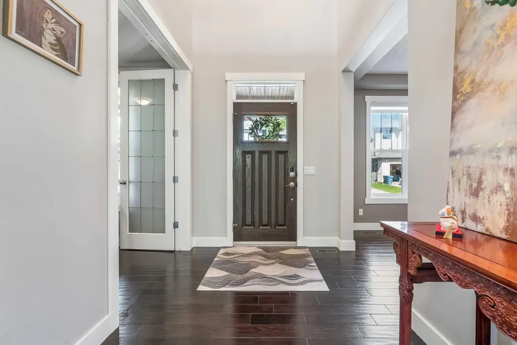 30 Ascot Crescent SW Calgary AB T3H 0T9