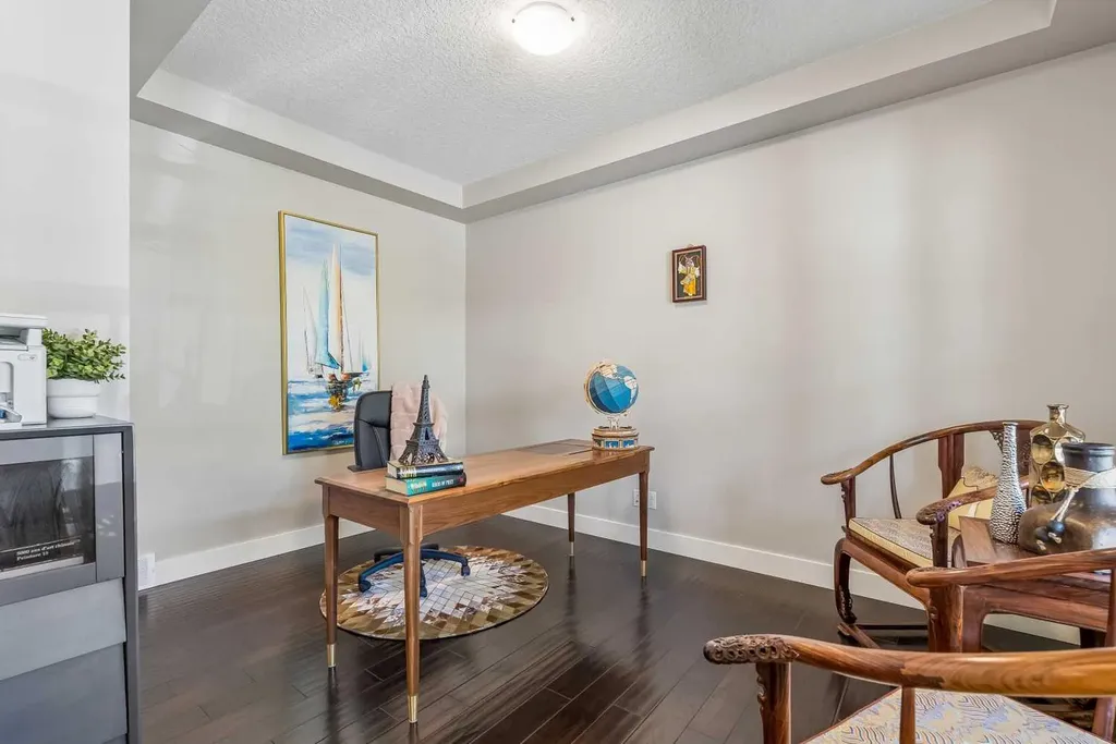 30 Ascot Crescent SW Calgary AB T3H 0T9