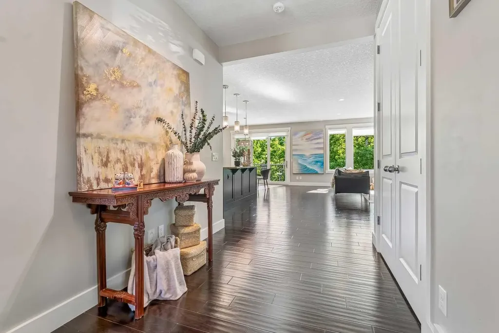 30 Ascot Crescent SW Calgary AB T3H 0T9
