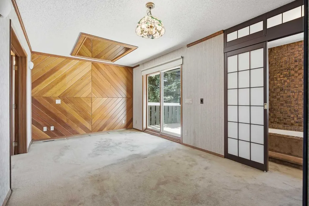 168 Edgehill Close NW Calgary AB T3A 2Z1