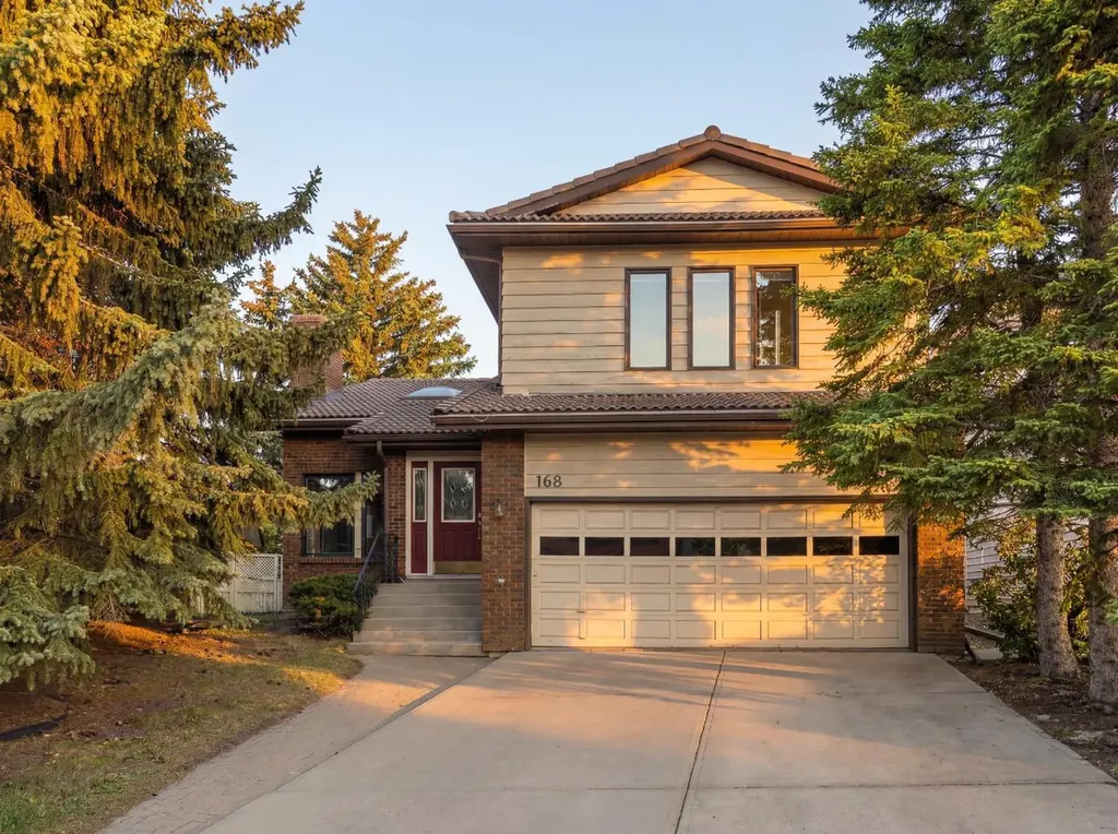 168 Edgehill Close NW Calgary AB T3A 2Z1
