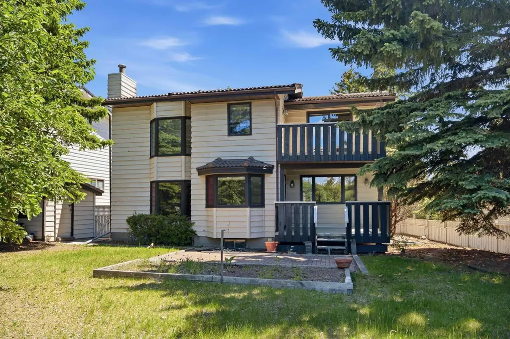 168 Edgehill Close NW Calgary AB T3A 2Z1