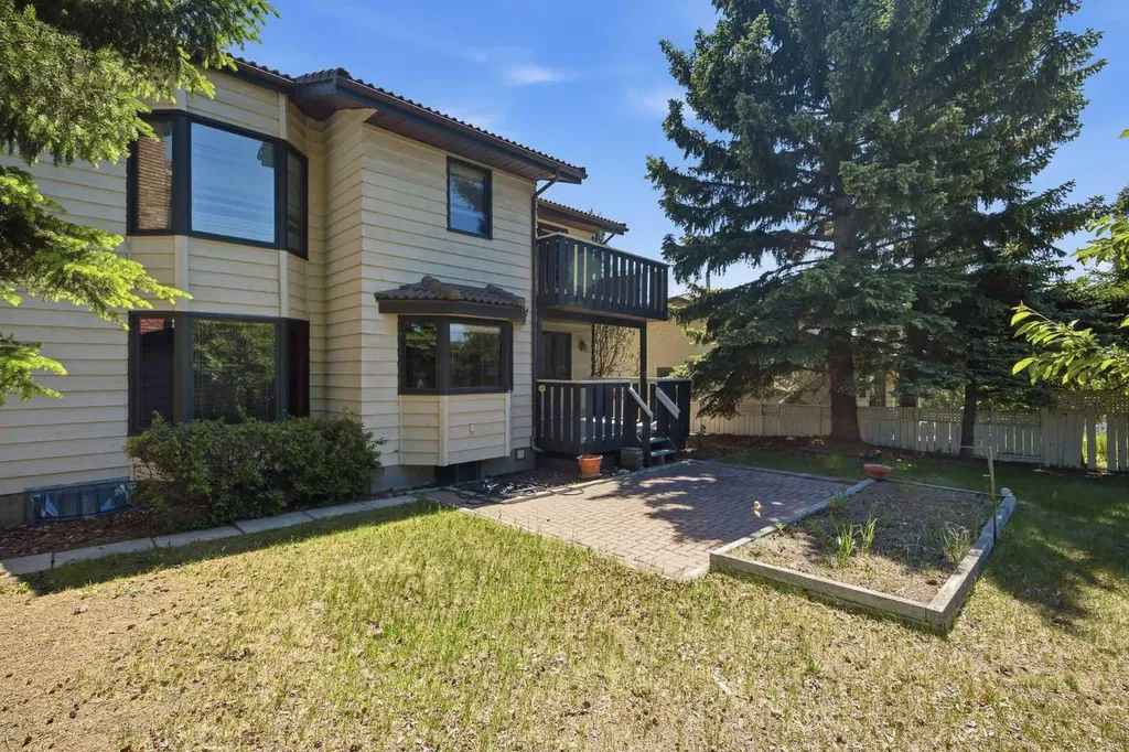 168 Edgehill Close NW Calgary AB T3A 2Z1