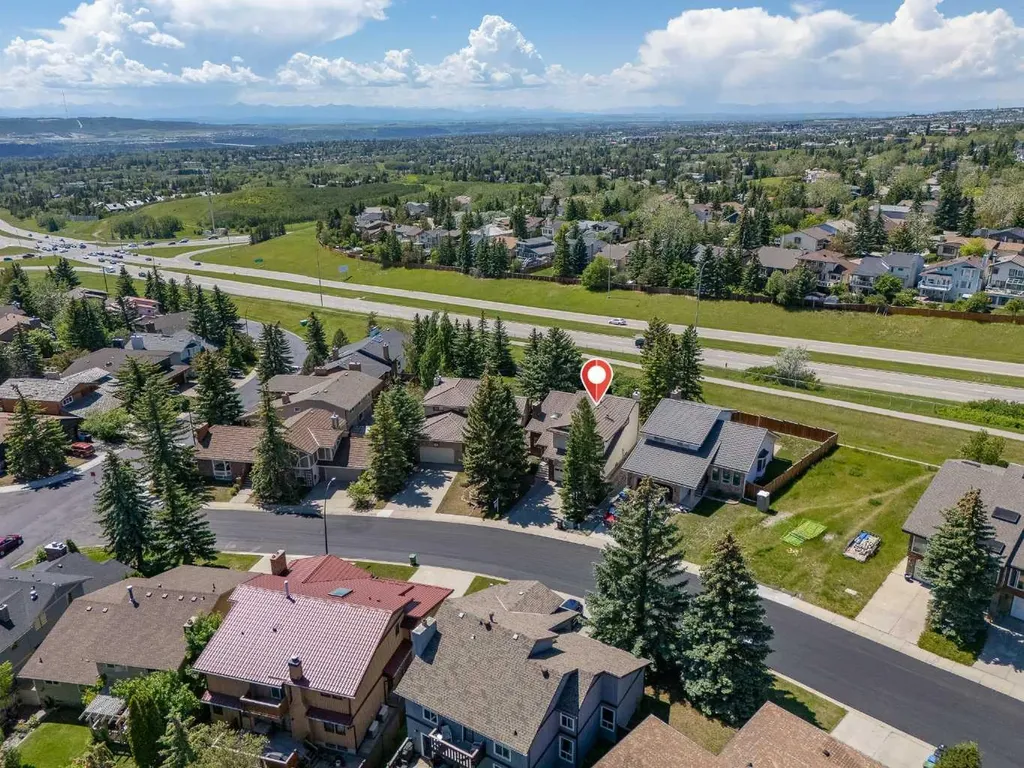 168 Edgehill Close NW Calgary AB T3A 2Z1