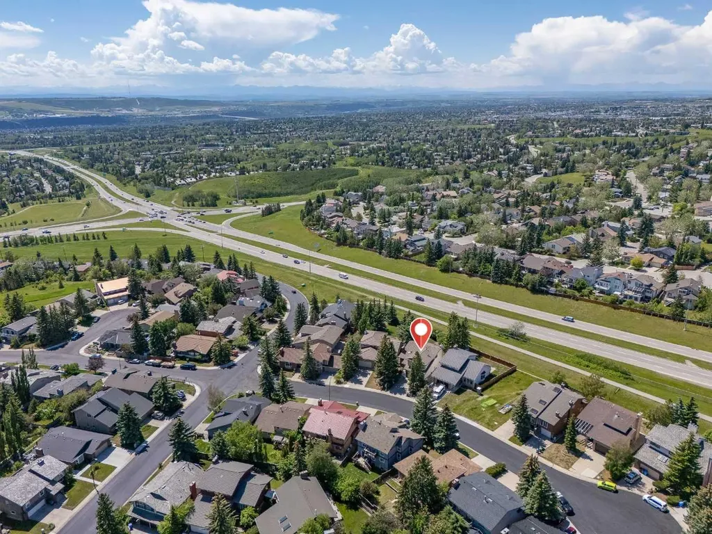 168 Edgehill Close NW Calgary AB T3A 2Z1
