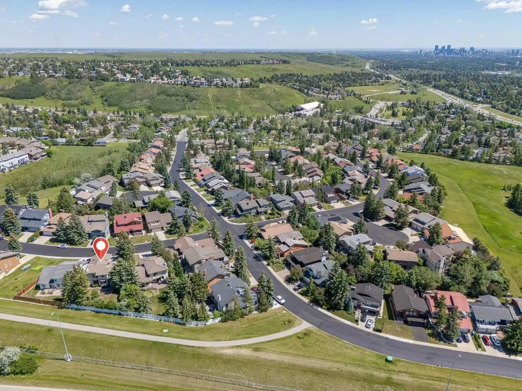 168 Edgehill Close NW Calgary AB T3A 2Z1
