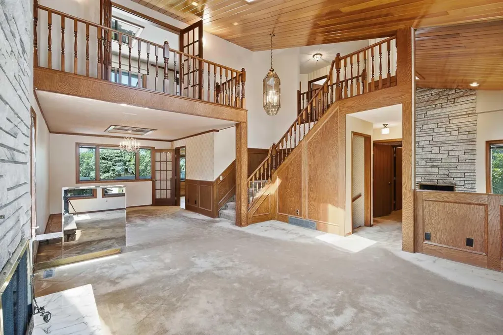 168 Edgehill Close NW Calgary AB T3A 2Z1