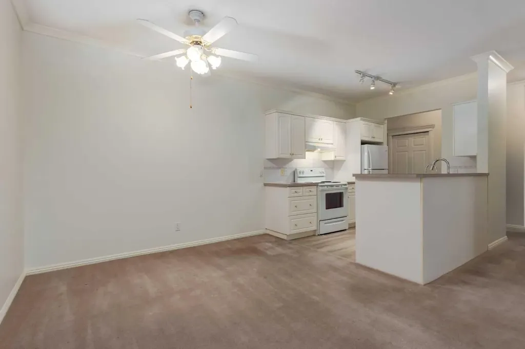 7 Lineham Avenue Okotoks AB T1S1Z2