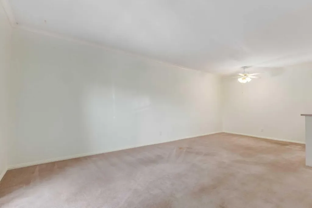 7 Lineham Avenue Okotoks AB T1S1Z2