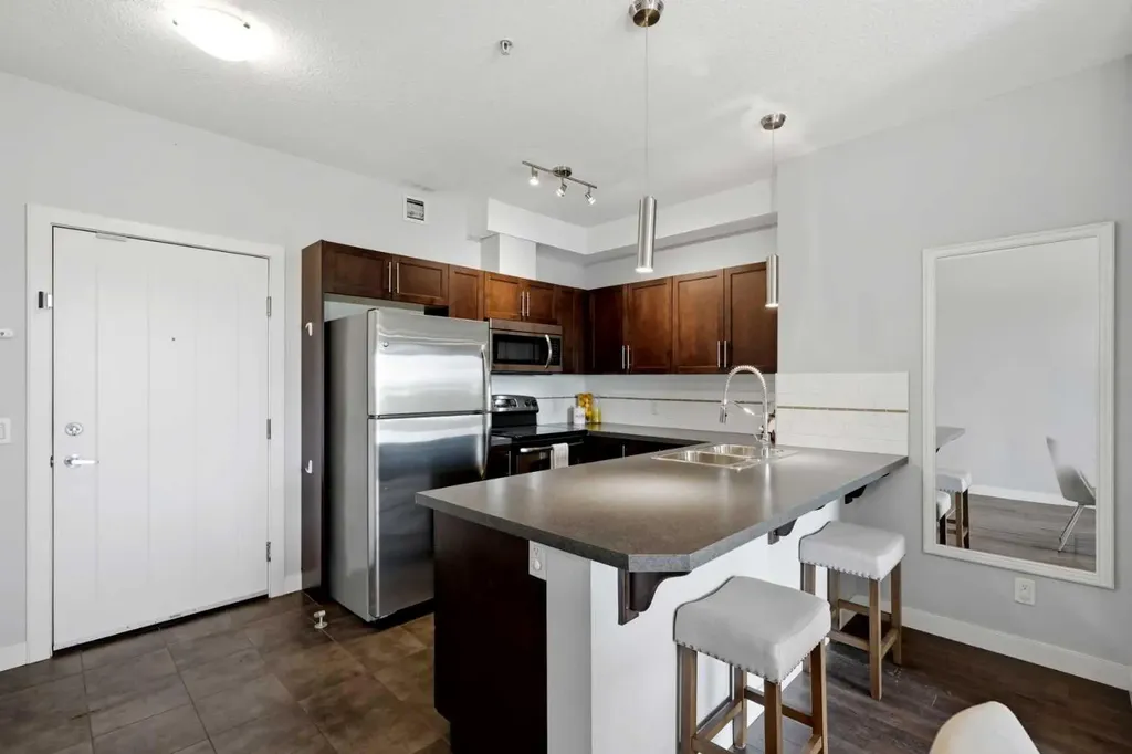 604 East Lake Boulevard NE Airdrie AB T4A0G6