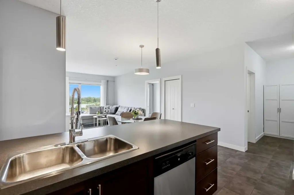 604 East Lake Boulevard NE Airdrie AB T4A0G6