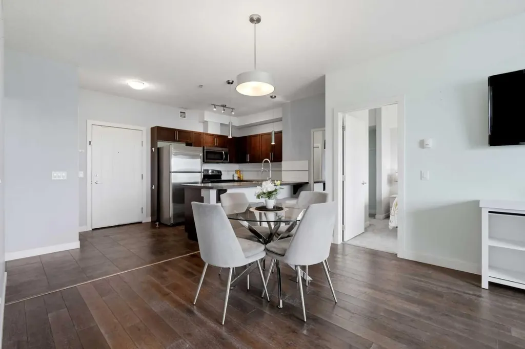 604 East Lake Boulevard NE Airdrie AB T4A0G6