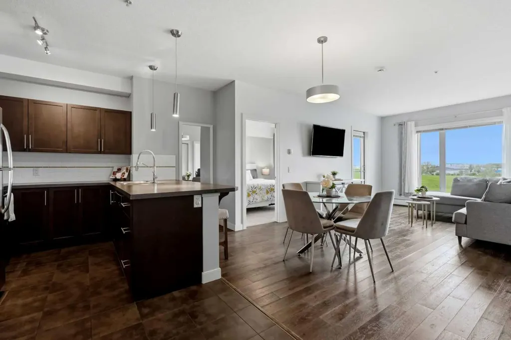 604 East Lake Boulevard NE Airdrie AB T4A0G6