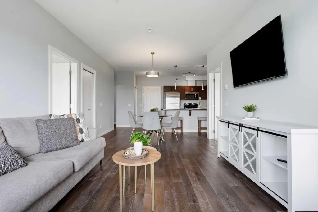 604 East Lake Boulevard NE Airdrie AB T4A0G6