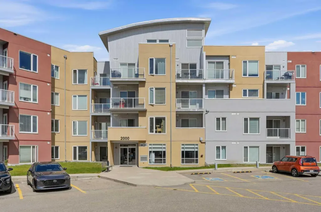 604 East Lake Boulevard NE Airdrie AB T4A0G6