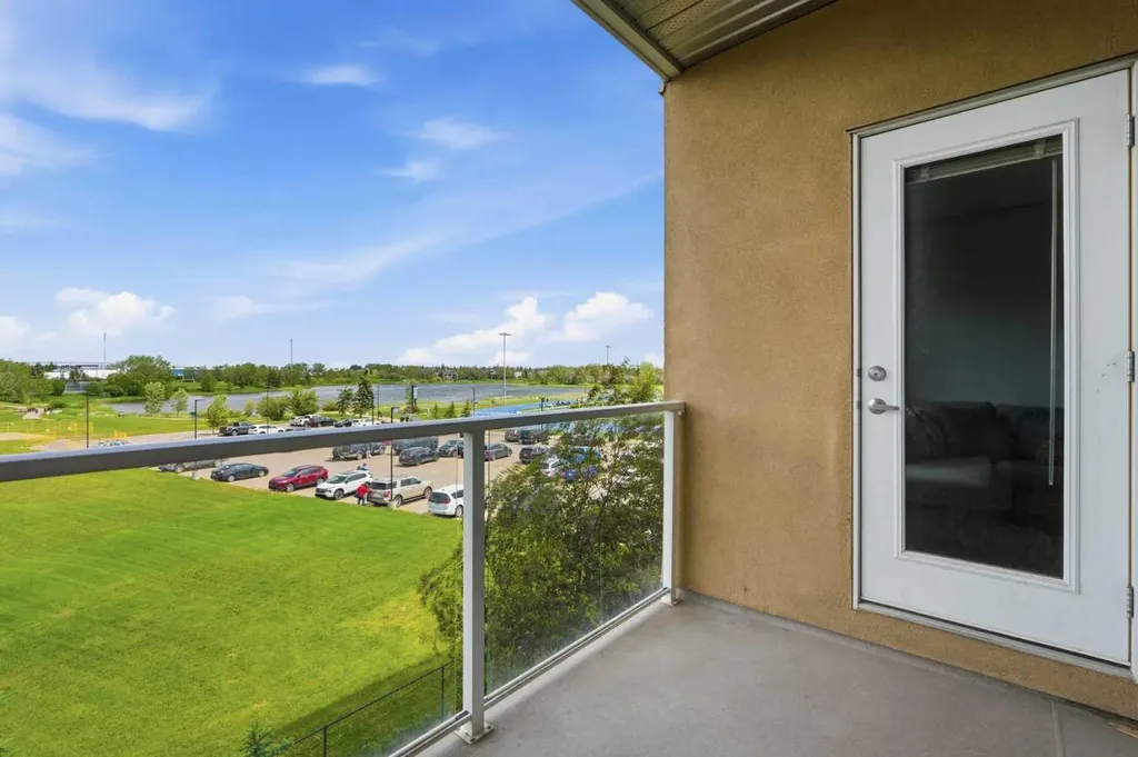 604 East Lake Boulevard NE Airdrie AB T4A0G6