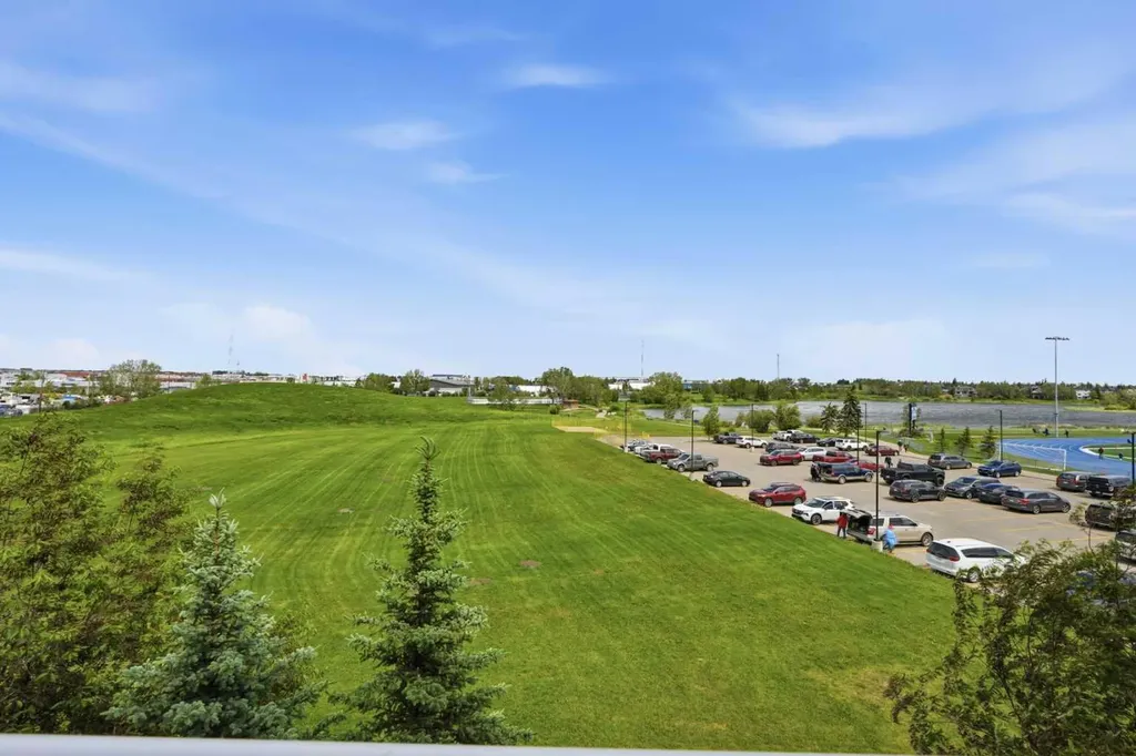 604 East Lake Boulevard NE Airdrie AB T4A0G6