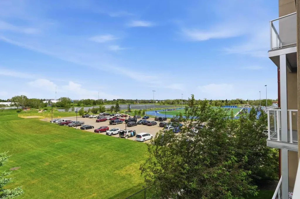 604 East Lake Boulevard NE Airdrie AB T4A0G6