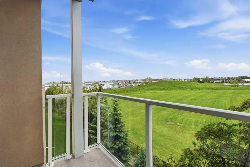 604 East Lake Boulevard NE Airdrie AB T4A0G6