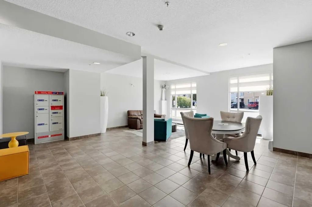 604 East Lake Boulevard NE Airdrie AB T4A0G6