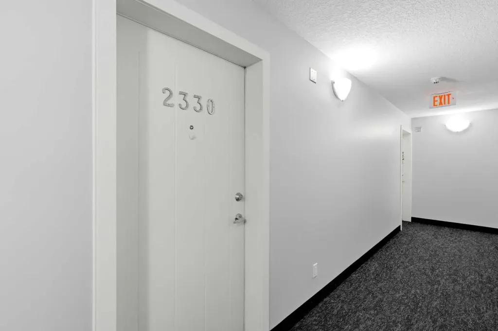 604 East Lake Boulevard NE Airdrie AB T4A0G6